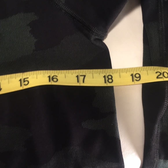 Athleta Camo Women's Size Large Long Sleeve Top - Picture 7 of 10